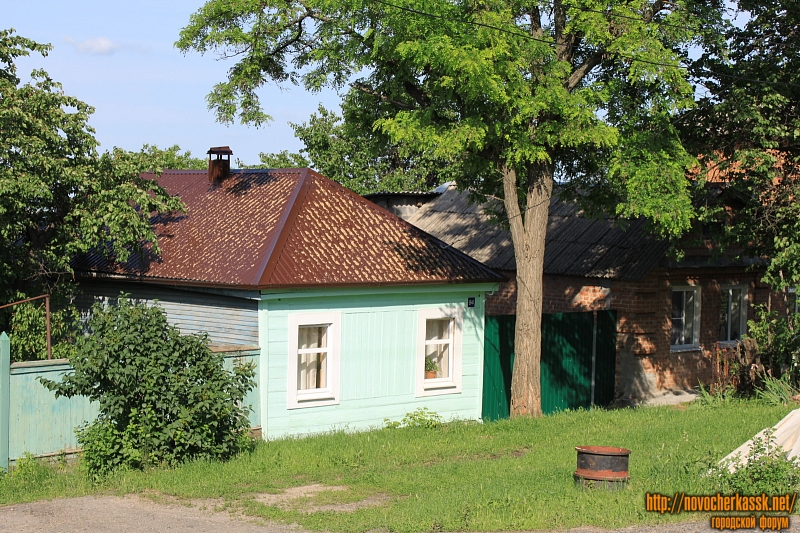 Новочеркасск: Улица Октябрьская, 94