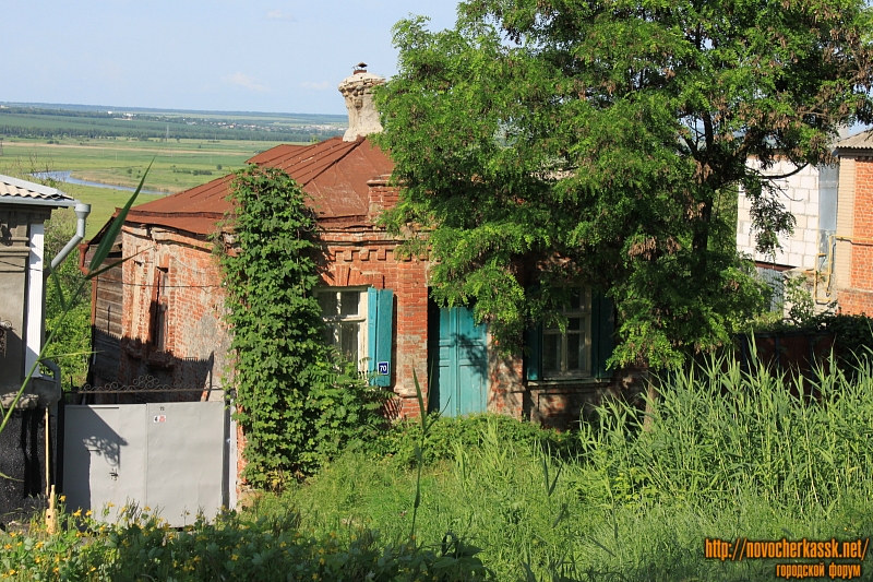 Новочеркасск: Улица Октябрьская, 70