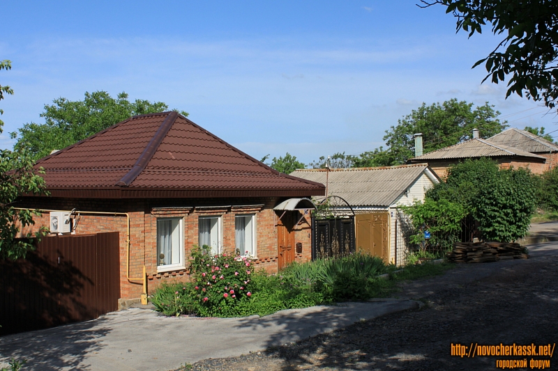 Новочеркасск: Улица Октябрьская, 30