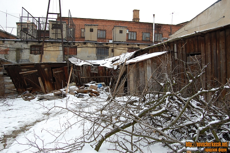Новочеркасск: Сараи в переулке Мирном