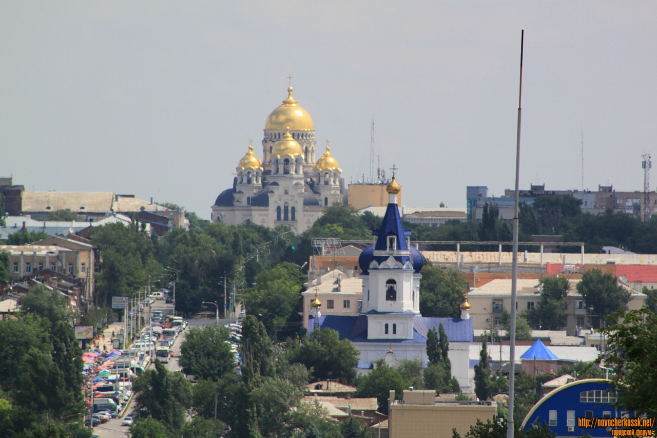 Индекс г новочеркасск ростовской. Новочеркасск центр города. Михайловский храм Новочеркасск. Вид на Михайловский храм Новочеркасск. Новочеркасский храм Ростовская область.