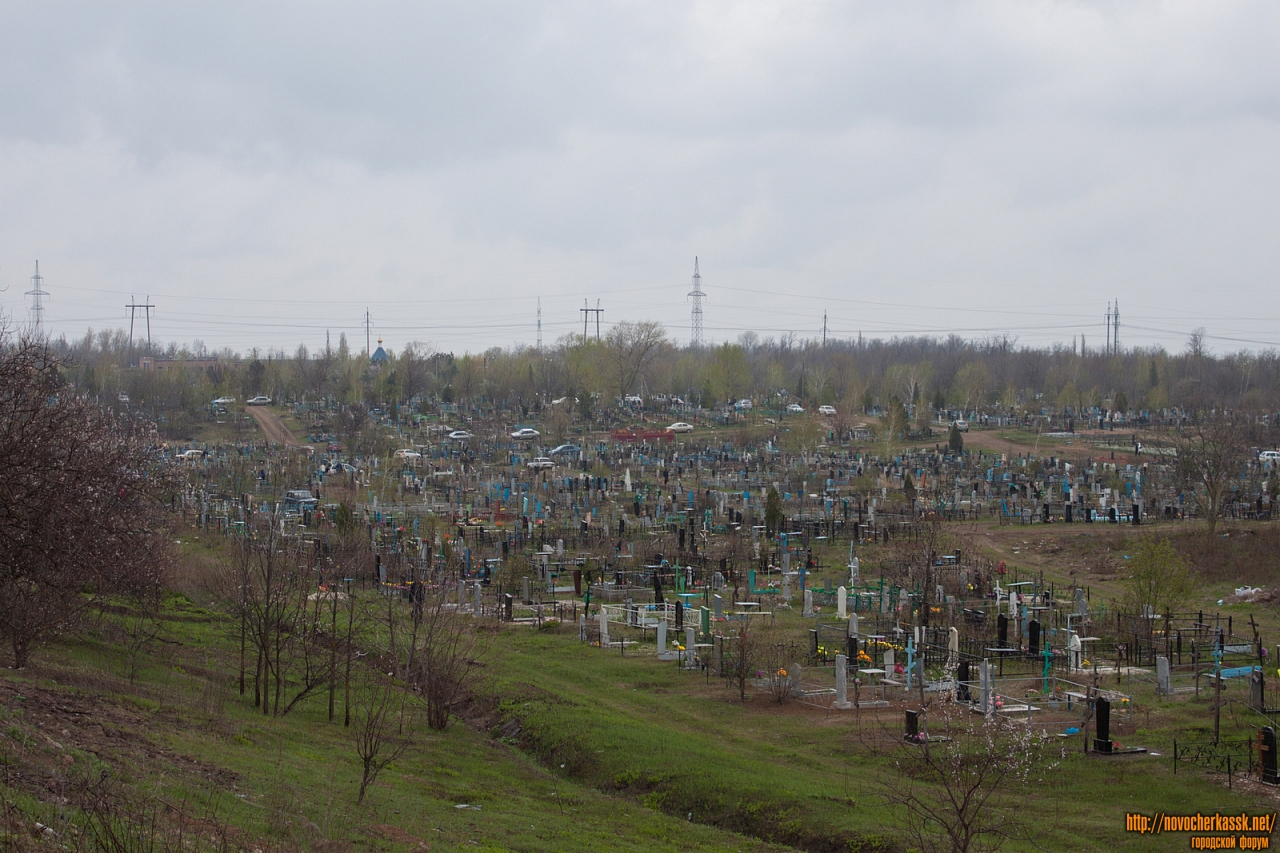 Новочеркасск сколько погибло. Новое городское кладбище в Новочеркасске. Яновское кладбище в Новочеркасске. Старое городское кладбище Новочеркасск. Кладбище в Новочеркасске Ростовская область.