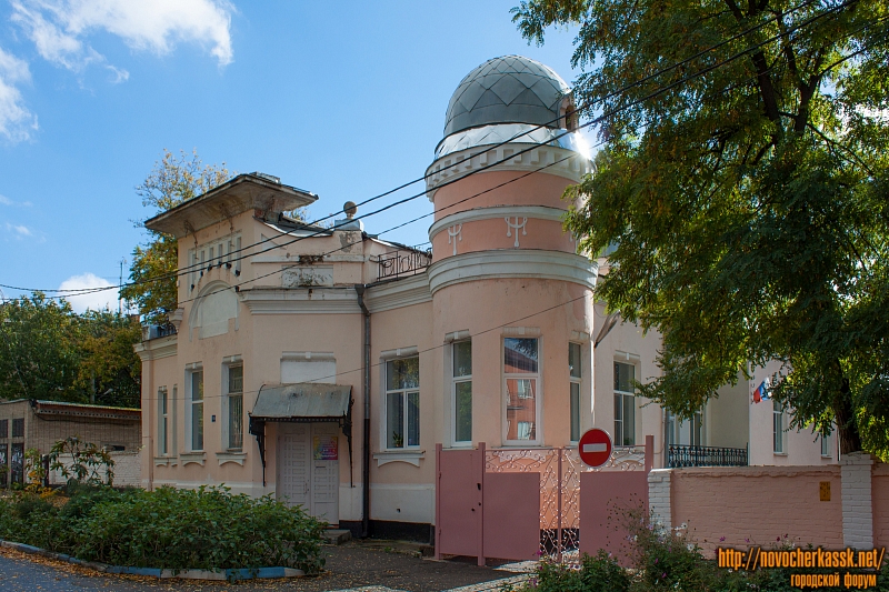 Новочеркасск: Улица Красноармейская, 15