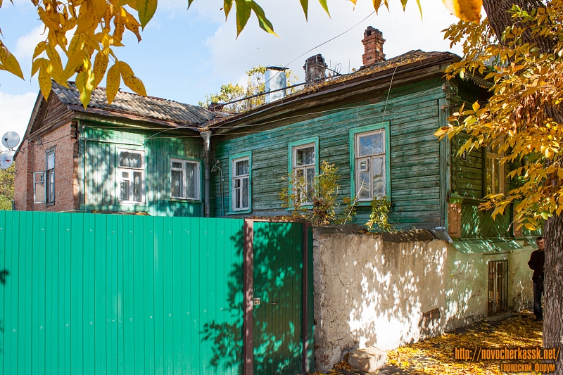 Новочеркасск: Улица Красноармейская, 8