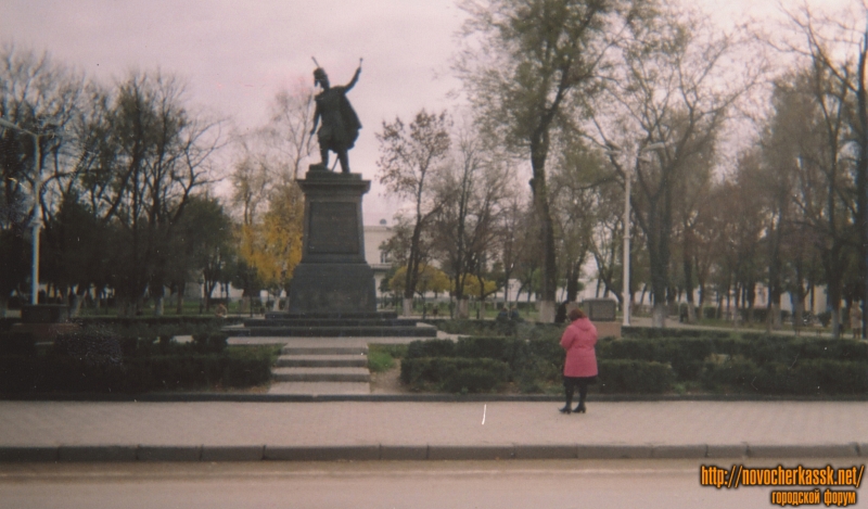 Новочеркасск: Проспект Платовский. Памятник Атаману Платову