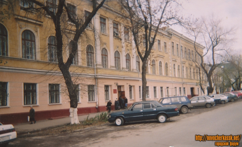 Новочеркасск: Проспект Платовский, 94. Здание строительного техникума