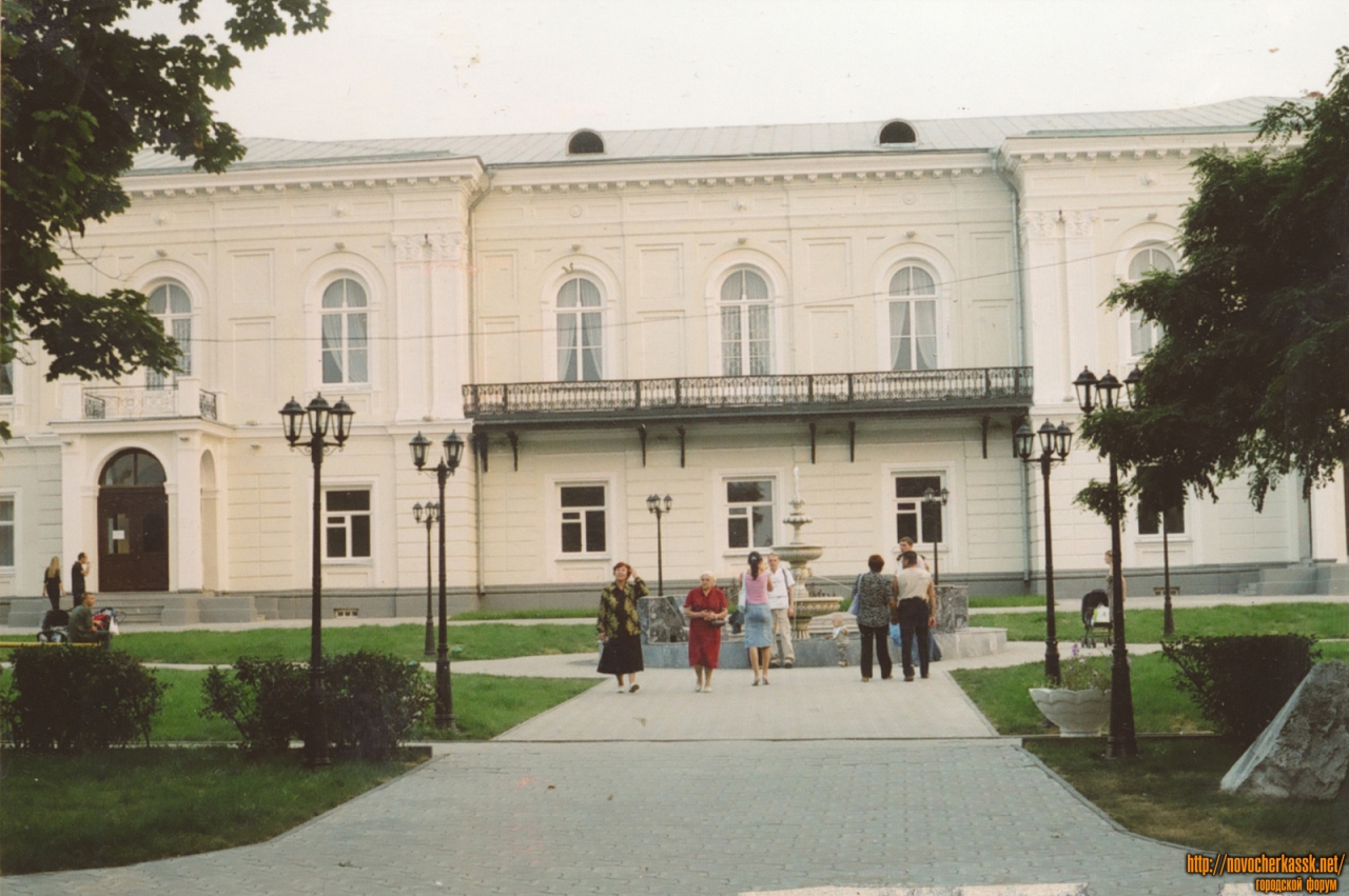 Новочеркасск: Сквер и Атаманский дворец