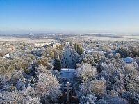 Спуск Герцена и вид на посёлки. Первый снег осенью 2016 года
