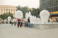Фонтаны перед универмагом
