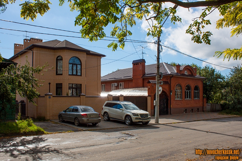 Новочеркасск: Улица Красноармейская, 37