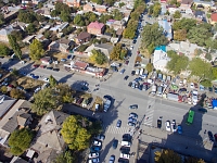 Перекресток Платовского проспекта и улицы Михайловской в «базарный» день