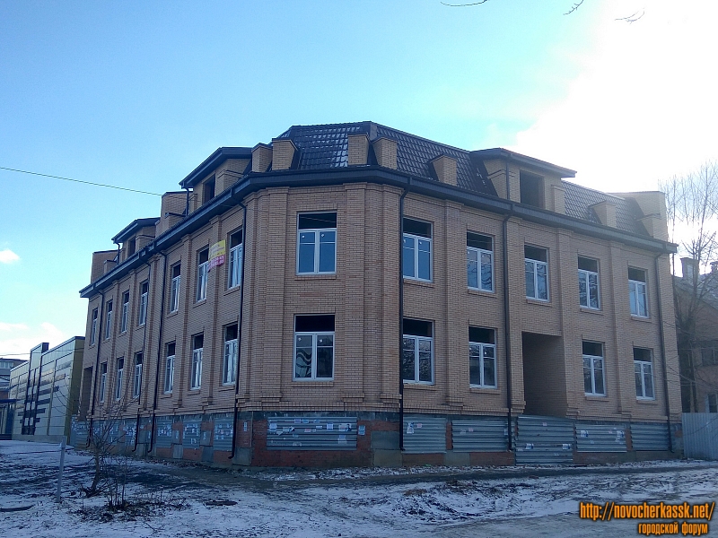 Новочеркасск: Угол Фрунзе и Школьной