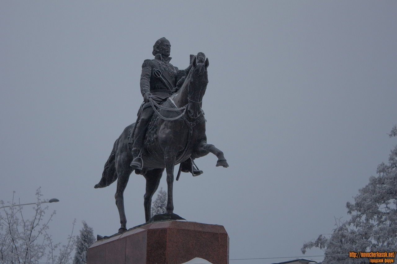 Новочеркасск: Памятник Платову на коне