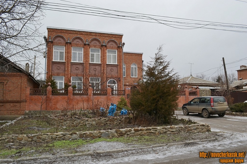Новочеркасск: Ул. Бакунина, 112