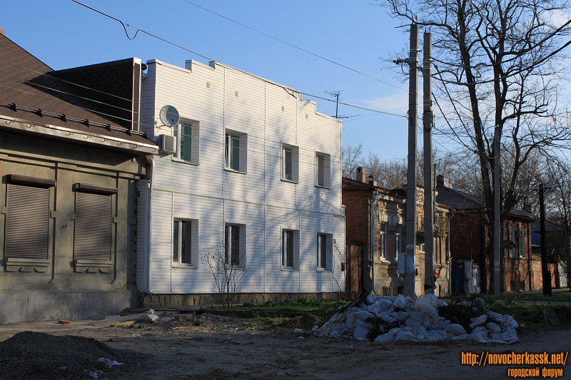 Новочеркасск: Улица Бакунина, 8