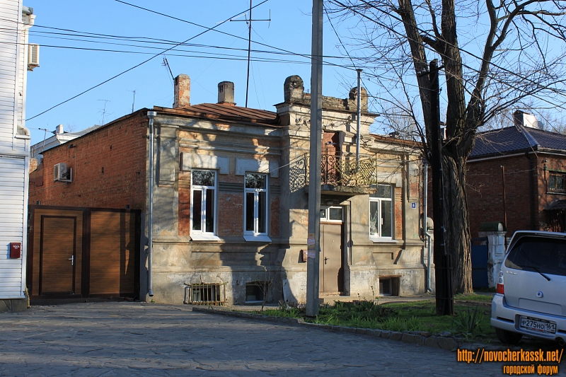 Новочеркасск: Улица Бакунина, 6