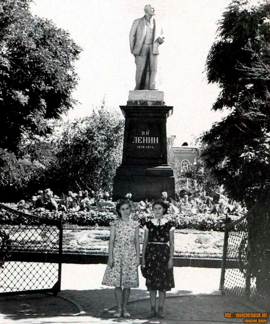Новочеркасск: Памятник В. И. Ленину