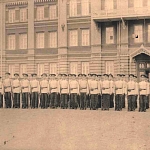 Воспитанники 6-го класса кадетского корпуса в строю