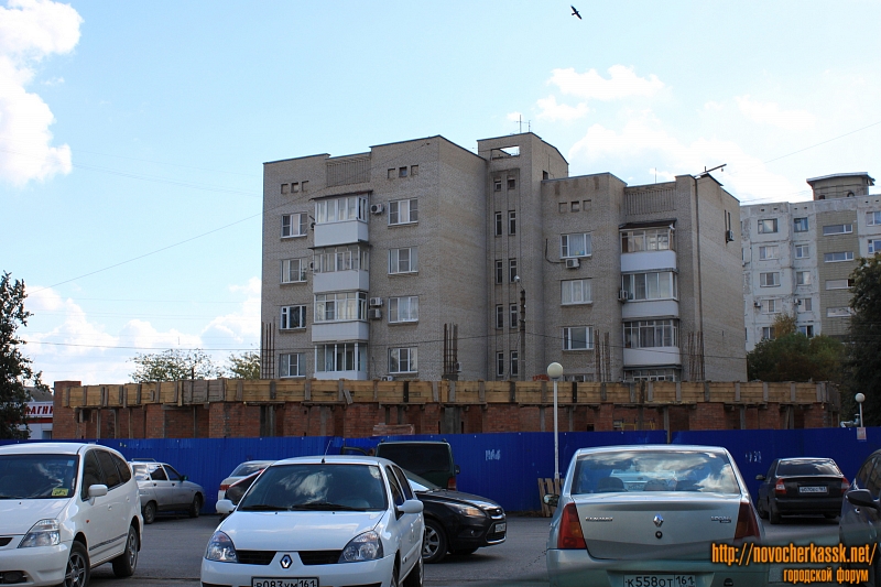 Новочеркасск: Строительство рядом с ТЦ «Поиск» на пр. Баклановском