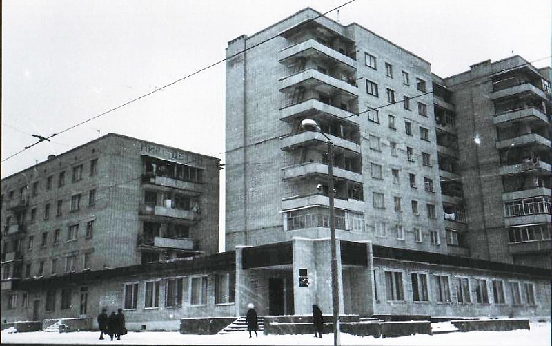 Новочеркасск: Ул.26 Бакинских Комиссаров 8 / ул. Народная, 68
