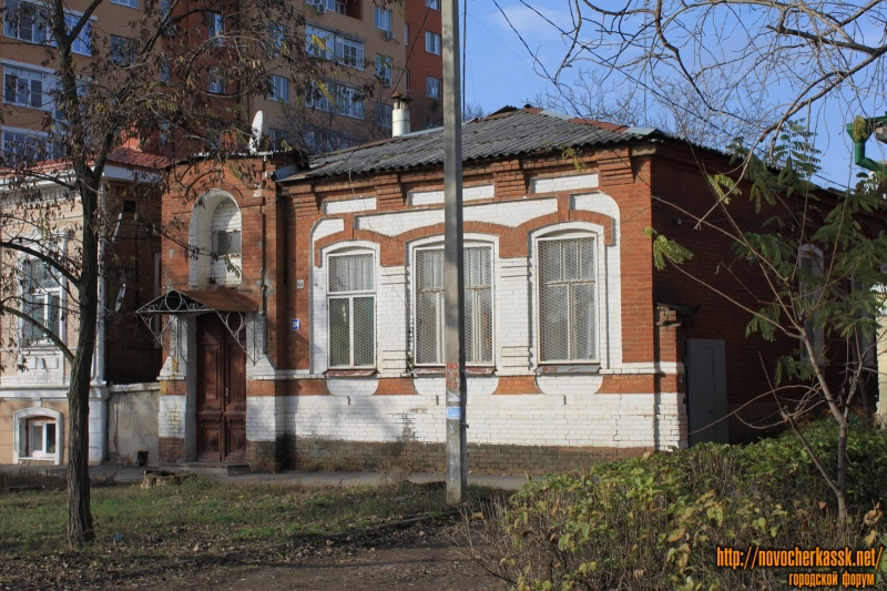 Новочеркасск: Улица Просвещения, 104