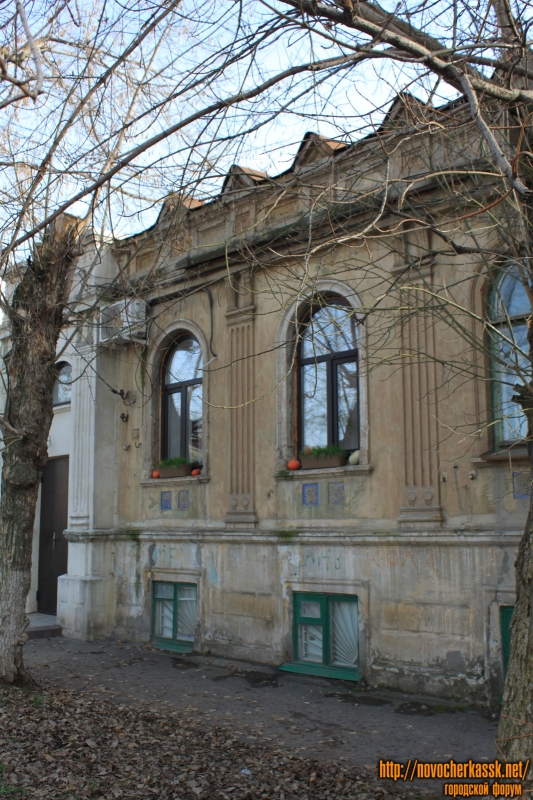 Новочеркасск: Улица имени генерала Лебедя, 35