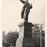 Памятник Ленину в сквере на пересечении Платовского и Московской (Ленина)