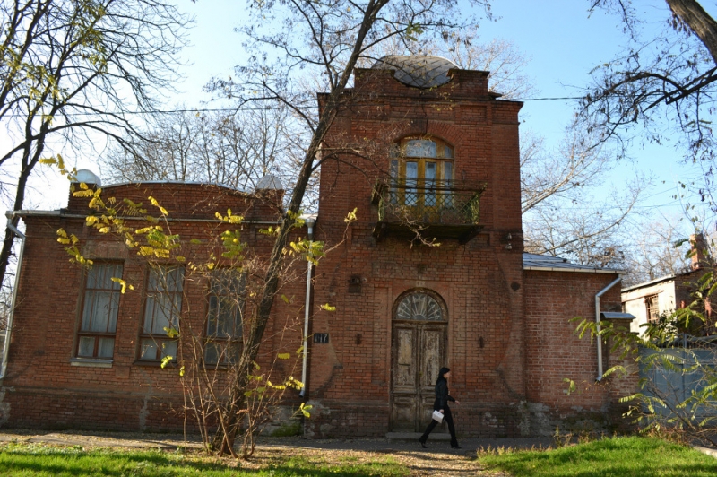 Новочеркасск: Улица Богдана Хмельницкого, 147