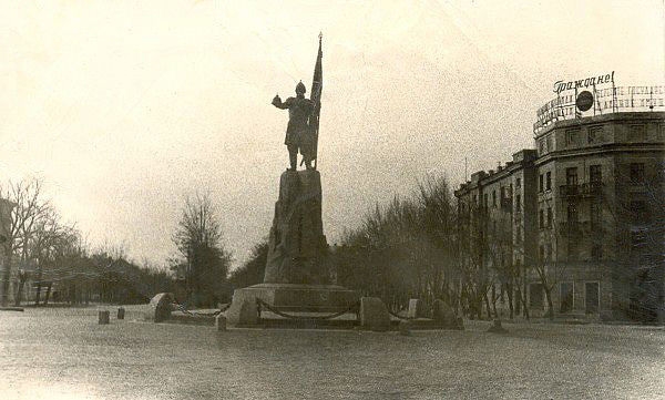 Новочеркасск: Памятник Ермаку в советский период