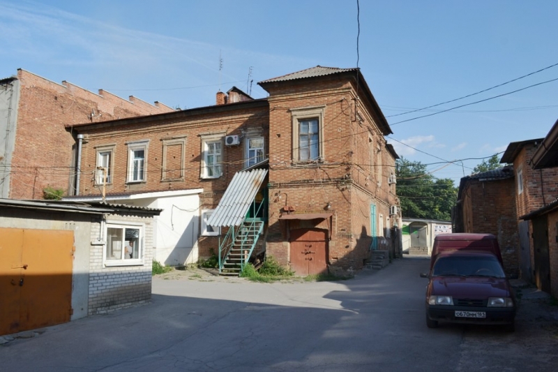 Новочеркасск: Улица Думенко, 8