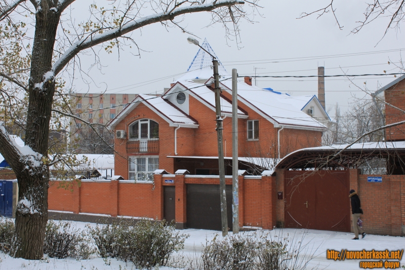 Новочеркасск: Площадь Чапаева, 8