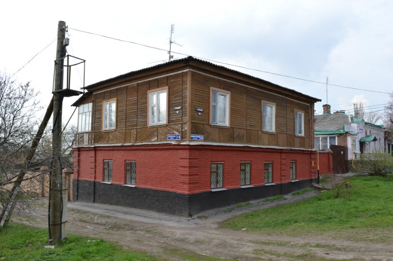 Новочеркасск: Спуск Разина, 13 / ул. Кавказская, 155