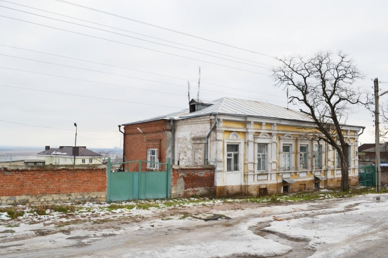 Новочеркасск: Пер. Комсомольский, 12