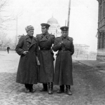Офицеры на Александровской улице. 1951 год