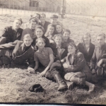 Группа Торгового техникума на воскреснике в скверике у Собора. 1951-1952 год