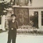 В ЦПКиО. Портрет Ленина на фоне ротонды