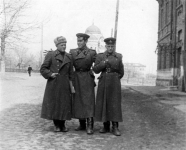 Офицеры на Александровской улице. 1951 год