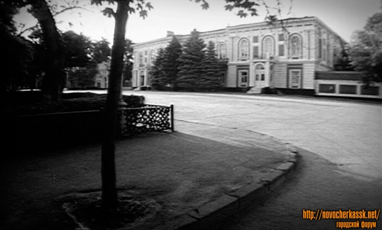 Новочеркасск: Атаманский дворец, улица Дворцовая