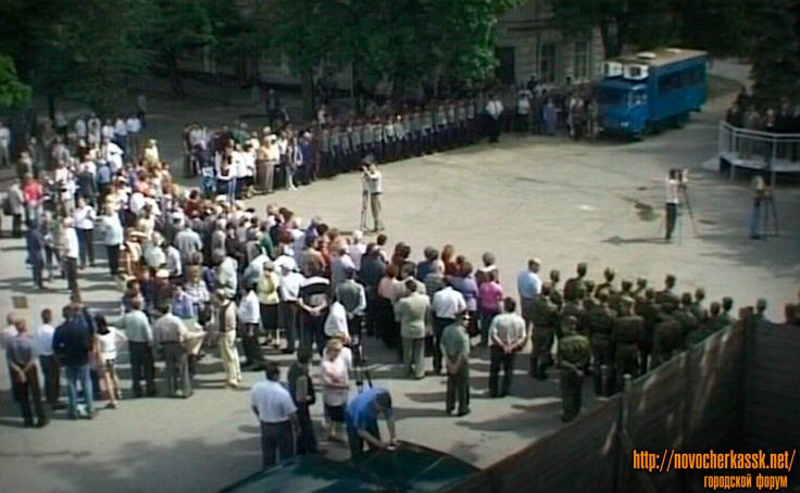 Новочеркасск: Открытие мемориальной доски в память о трагедии 1962 года