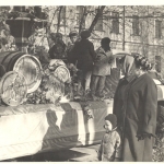 Ноябрьская демонстрация. Машина с образцами изделий Винзавода. 1960е годы