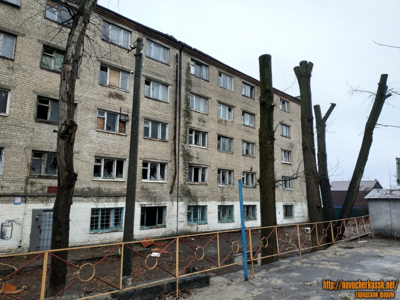 Новочеркасск: Бывшее общежитие по адресу улица Крылова, 6В