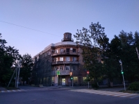 Дом с башней на углу Атаманской и Комитетской