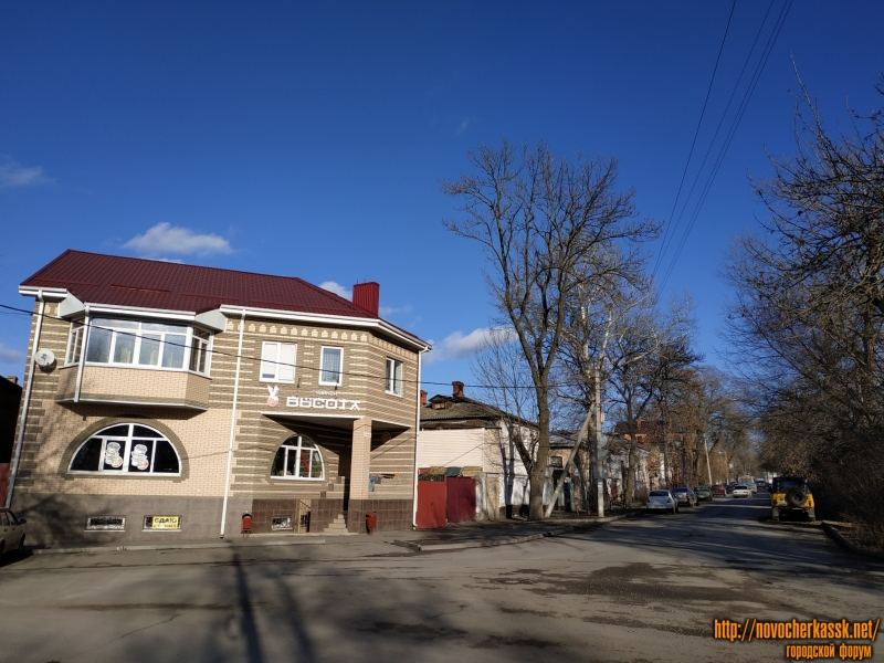 Новочеркасск: Площадь Левски, 20 и улица Генерала Лебедя