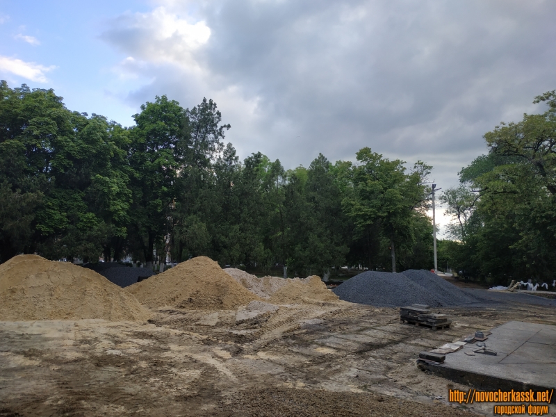 Новочеркасск: Ремонт площади Троицкой