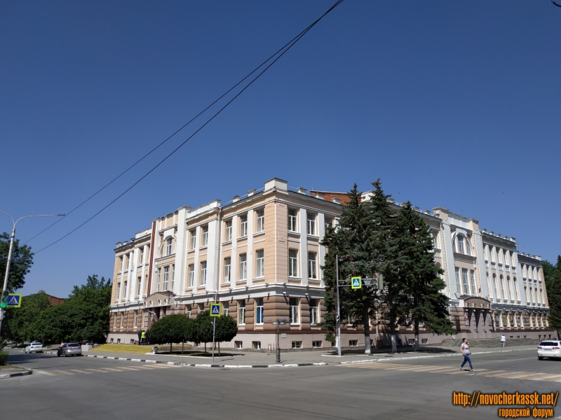 Новочеркасск: Отремонтированный ГДК и театр