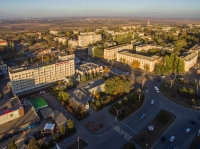 Вид на гостиницу «Новочеркасск», площадь перед ней и на часть города севернее Баклановского проспекта