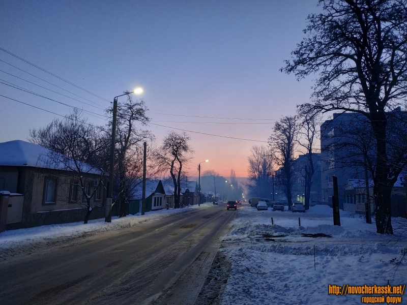 Новочеркасск: Улица Будённовская. За окном -21 градус