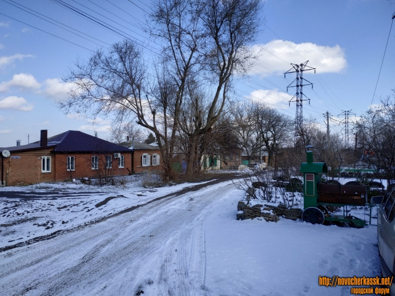 Новочеркасск: Вид на улицу Добролюбова с улицы Островского