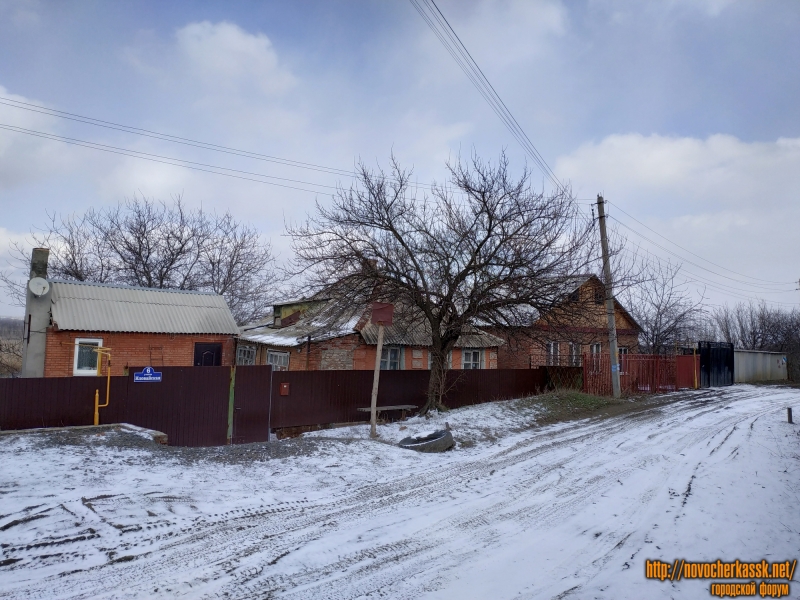 Новочеркасск: Улица Иловайская, в районе дома №6, 4