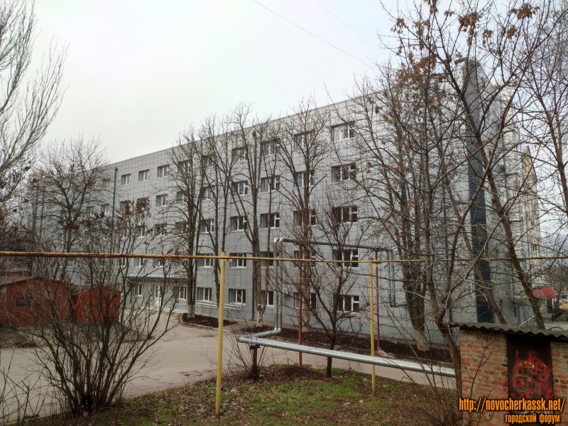 Новочеркасск: Общежитие геологоразведочного колледжа. Улица Крылова, 6Б. После капитального ремонта